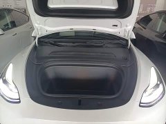 Tesla Model Y Rear-Wheel Drive - ფოტო 19