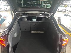 Tesla Model Y Rear-Wheel Drive - ფოტო 18