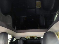 Tesla Model Y Standard Range RWD - photo 17
