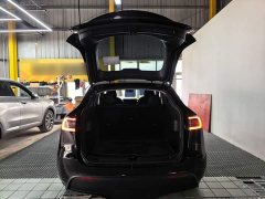 Tesla Model Y Standard Range RWD - photo 18