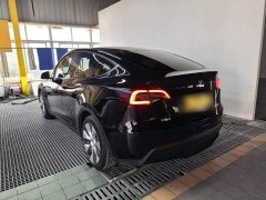 Tesla Model Y Standard Range RWD - photo 4