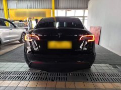 Tesla Model Y Standard Range RWD - photo 5