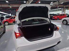 Toyota Avalon 2.0L Premium Edition - ფოტო 18