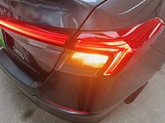 Honda Civic 180TURBO CVT Premium Edition - ფოტო 7