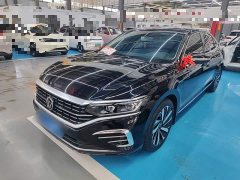 Volkswagen Passat Facelift 330TSI Luxury - ფოტო 1