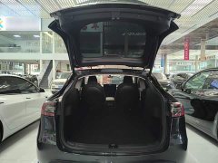 Tesla Model Y Rear-Wheel Drive - ფოტო 18