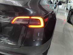 Tesla Model Y Rear-Wheel Drive - ფოტო 7