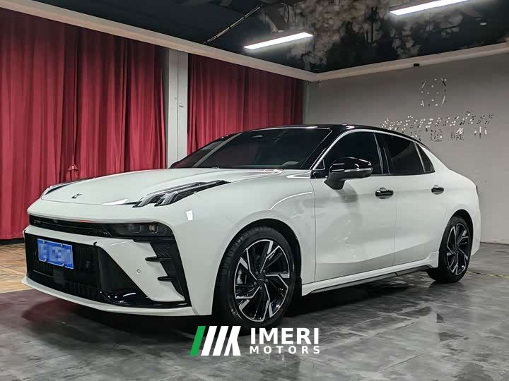 Lynk & Co 03 1.5T DCT Pro