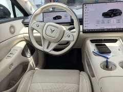 Voyah Lantu Zhaohui L Four-Wheel Drive Ultra - photo 11