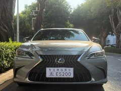 Lexus ES 200 Excellence Edition - ფოტო 2