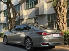 Lexus ES 200 Excellence Edition - ფოტო 8