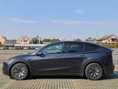 Tesla Model Y L Long Range All-Wheel Drive - ფოტო 3