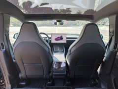 Tesla Model Y L Long Range All-Wheel Drive - ფოტო 9