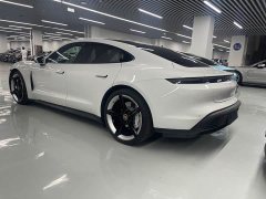 Porsche Taycan 4S - ფოტო 16