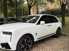 Rolls-Royce Cullinan Black Badge - ფოტო 3