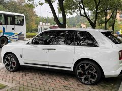 Rolls-Royce Cullinan Black Badge - ფოტო 4