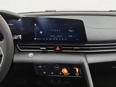 Hyundai Elantra 1.5L CVT Luxury - ფოტო 12