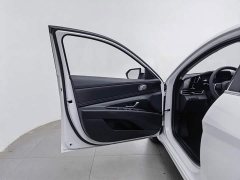 Hyundai Elantra 1.5L CVT Luxury - ფოტო 8
