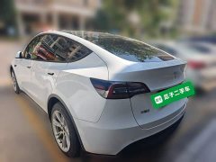 Tesla Model Y Long Range All-Wheel Drive - ფოტო 4