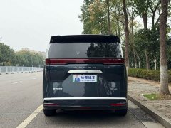 Denza D9 DM-i 980 Four-Wheel Drive Premium - ფოტო 6