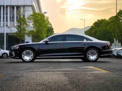 Audi A8 A8L 50 TFSI quattro Comfort Heritage Edition - фото 2