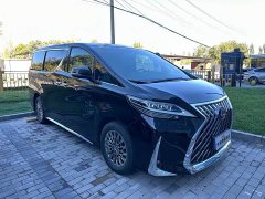 Lexus LM 300h 7-Seater Elegant Edition - photo 3