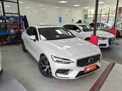 Volvo S60 B4 Smart Luxury Edition - фото 2