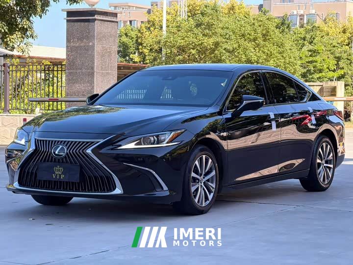 Lexus ES 200 Excellence Edition