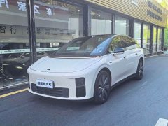 Li Auto i6 Four-Wheel Drive Standard Edition - ფოტო 1
