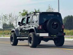 Jeep Wrangler 2.0T Sahara Four-Door - фото 6