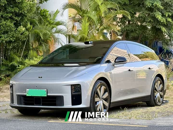 Li Auto i6 Four-Wheel Drive Standard Edition - ავტომობილი ჩინეთიდან