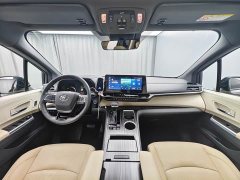 Toyota Grevias 2.5L Hybrid Premium VIP Edition - ფოტო 12
