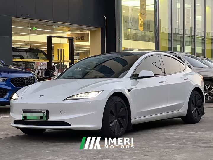 Tesla Model 3 Rear-Wheel Drive