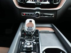Volvo XC60 B5 AWD Smart Luxury Edition - ფოტო 10