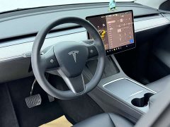 Tesla Model Y Rear-Wheel Drive - ფოტო 4