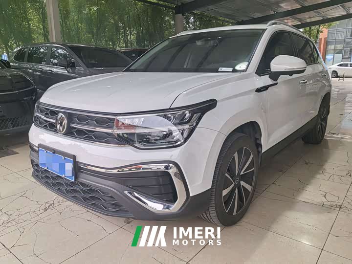 Volkswagen Touareg 300TSI Two-Wheel Drive Moonlight Edition