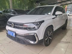 Volkswagen Touareg 300TSI Two-Wheel Drive Moonlight Edition - фото 1