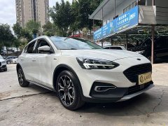 Ford Focus Active EcoBoost 180 Automatic Dynamic Edition - фото 3