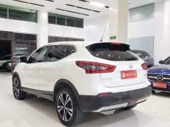 Nissan Qashqai 2.0L CVT Luxury - ფოტო 11