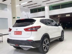 Nissan Qashqai 2.0L CVT Luxury - ფოტო 9