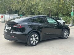 Tesla Model Y Long Range All-Wheel Drive 3D7 - ფოტო 4