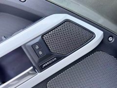 Land Rover Defender 110 3.0T P400 Dark Edition - ფოტო 12