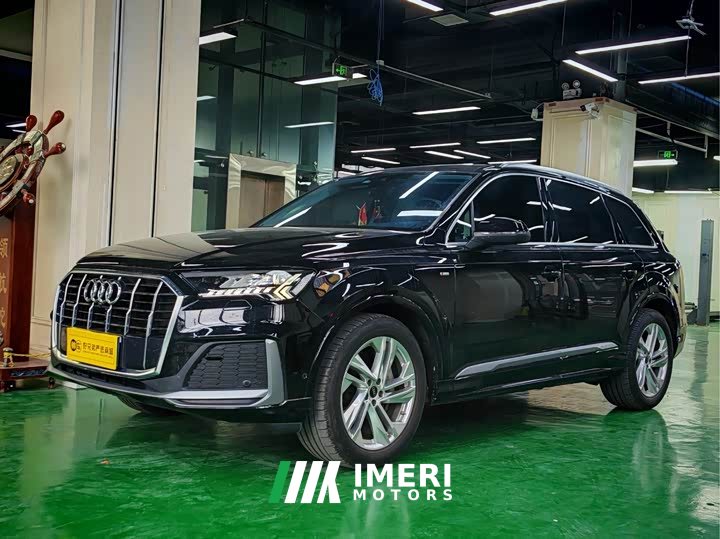 Audi Q7 45 TFSI quattro S line Sport - автомобиль из Китая