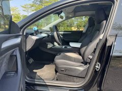 Tesla Model Y Rear-Wheel Drive - ფოტო 4