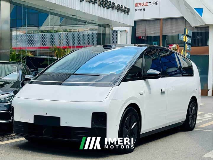 Li Auto MEGA Home Family Edition