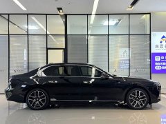 BMW i7 eDrive50L Leading M Sport Package - photo 17
