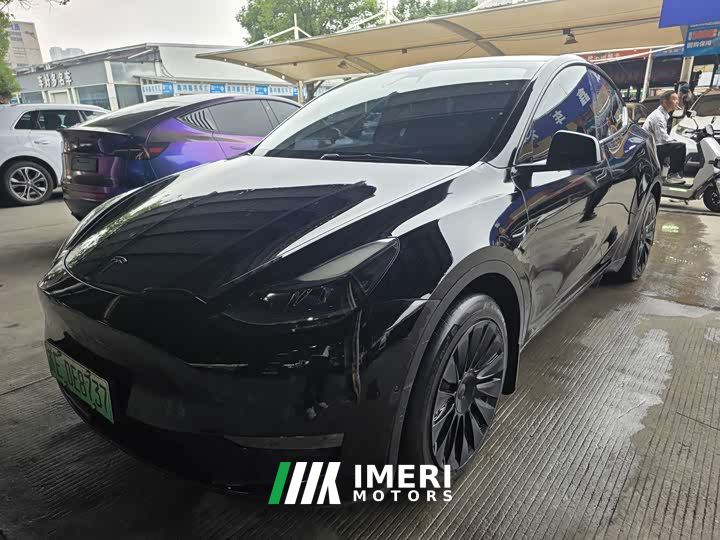 Tesla Model Y Standard Range RWD