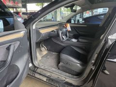 Tesla Model Y Standard Range RWD - ფოტო 10