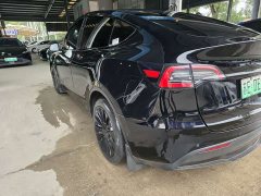 Tesla Model Y Standard Range RWD - ფოტო 17