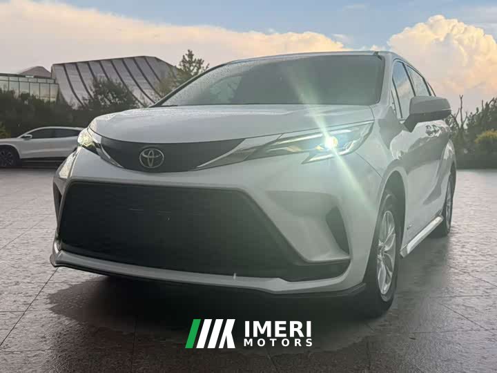 Toyota Gravia 2.5L Hybrid Comfort Edition